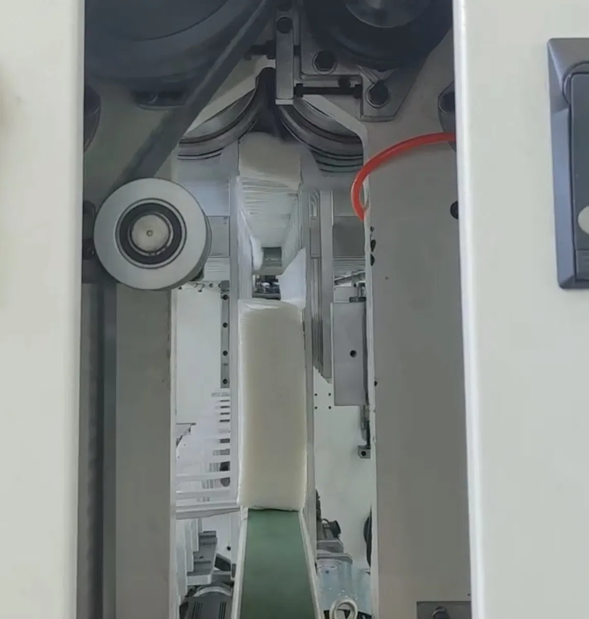 Z/N-Falz-Handtuchmaschine mit Klebstoffkaschierung, Küchenrollenaufwickler 4