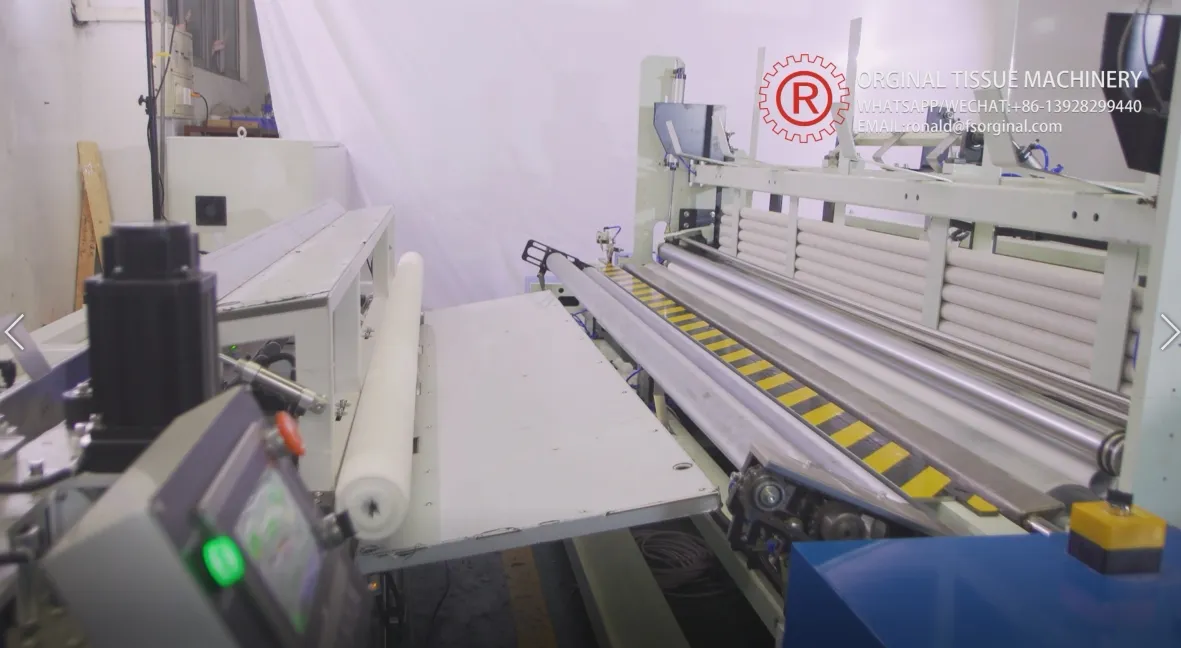 Toilettenpapier / Küchentücher Automatische Bandsäge Schneidmaschine mit Schleifrad 1
