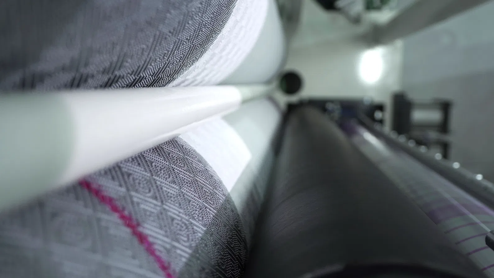 Maxi Roll / Toilettenpapier-Aufwickelmaschine 200-300 Meter / Min Geschwindigkeit 1